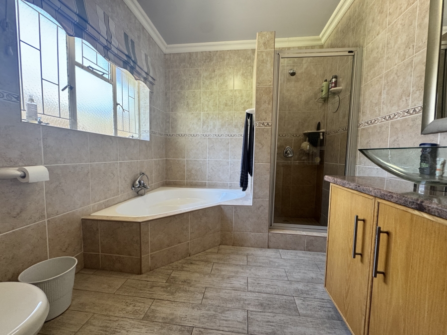 4 Bedroom Property for Sale in Neserhof North West